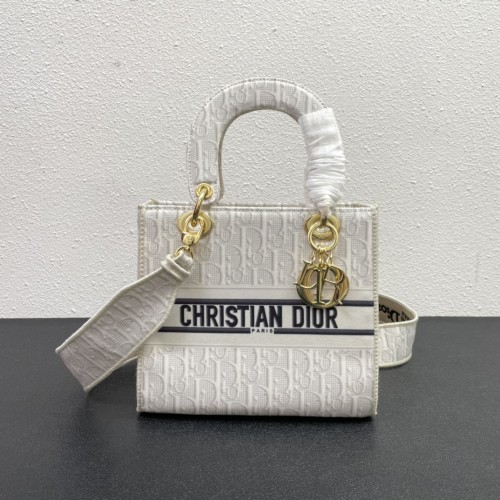 Dior Lady Lingge Series Dior Latest Collection Bag Size:24*20*11cm
