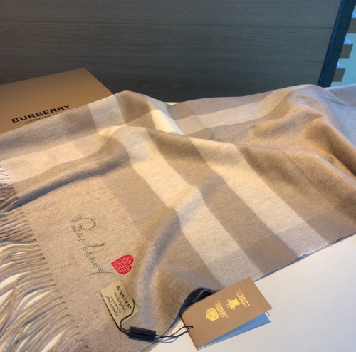 Burberry Love The Embroidery Classic Plaid Fashion Cashmere Scarf Size: 70*200cm