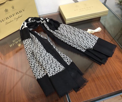 Burberry Classic Double-sided Shawl Scarf
