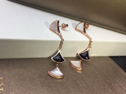 NEW BVLGARI Scalloped Stud Black Onyx Earrings