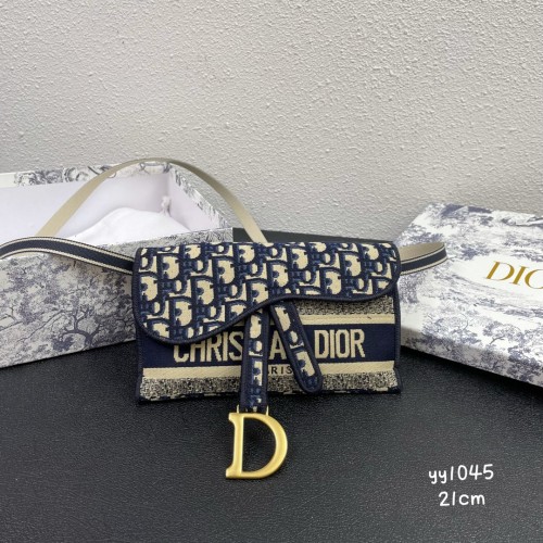 Dior Classic Embroidered Canvas Shoulder Bag Sizes:21*13cm