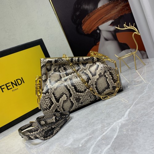 Fendi New Snakeskin Pattern Chain Cloud Bag Sizes:32.5x15x25cm