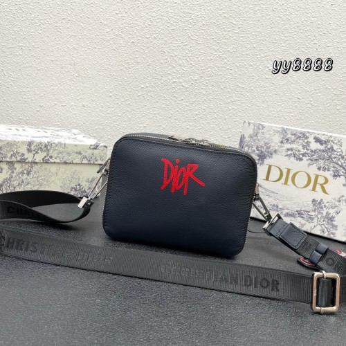 Dior Litchi Grain Cowhide Zip Camera Bag Sizes:17X12X6cm