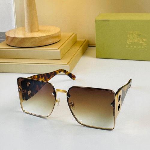 Burberry BE4579 Fashion Double B Big Frame Sunglasses Sizes:60-16-140