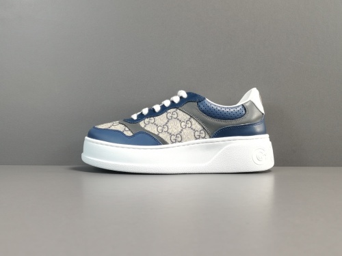 Gucci Unisex Classic GG Supreme Casual Sneakers