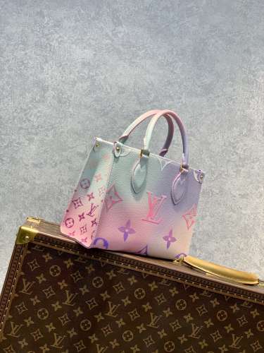 Louis Vuitton Classic Handbag Size 25.0 x 19.0 x 11.5cm