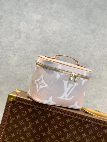 Louis Vuitton Monogram Giant Nice BB Cosmetic Bag Size 24.0 x 18.0 x 14.5 cm