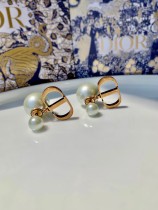 New Dior CD Letter Pearl Earrings