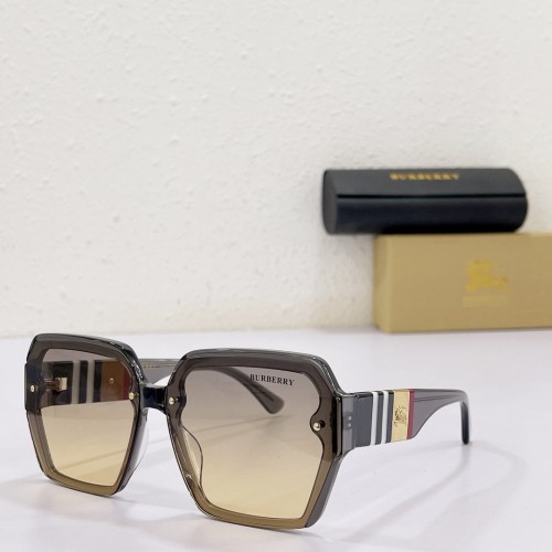 BURBERRY Classic Fashion Glasses SIZE：68口11-145
