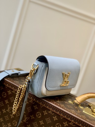 Louis Vuitton Classic Lockme Tender Crossbody Bag Size19.0 x 13.0 x 8.0 cm