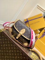 Louis Vuitton Classic Fashion Diane Crossbody Bag Sizes 25.0 × 9.0 × 15.0cm