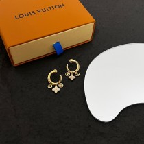Louis Vuitton Classic Fashion Studs Earrings