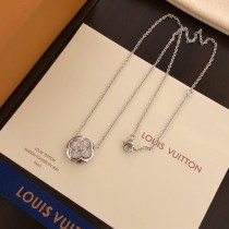 Louis Vuitton Unisex Classic Retro Diamond Clover Necklace