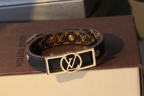 LV Louis Vuitton Presbyopic leather logo Black ➕ coffee leather classic element wind Belt