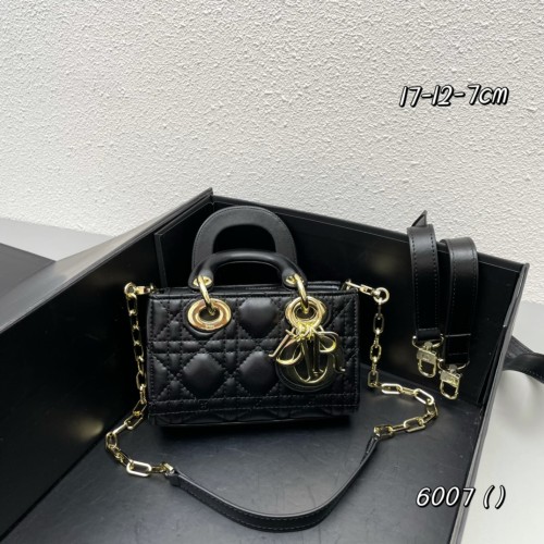 Dior Classical Leahter Women Bag Sizes :17*12*7cm