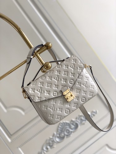 Louis Vuitton Women's Classic Monogram M41487 Coussin Crossbody Bag Size25 x 19 x 9cm
