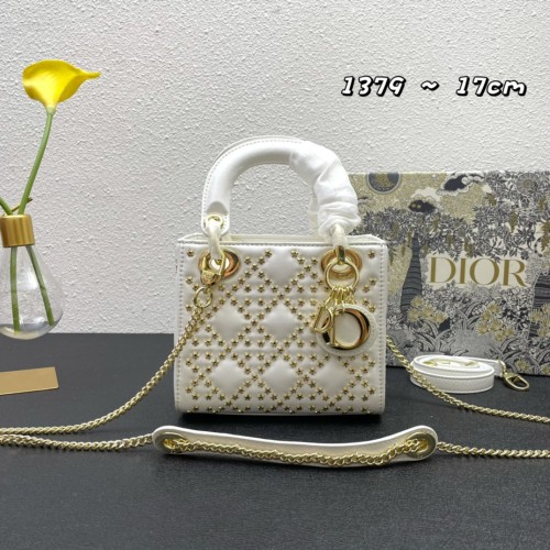 Dior Rama Chain Package New Diana package Bag Size： 17*15*7 cm