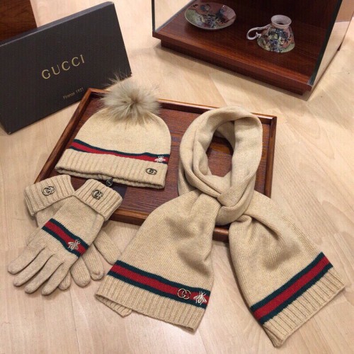 Gucci New Classic Three Piece Wool Suit Fox Fur Hat Scarf Gloves