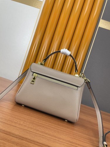 Prada New Disassembled Long Shoulder Strap Messenger Bag Size: 26x20x11cm