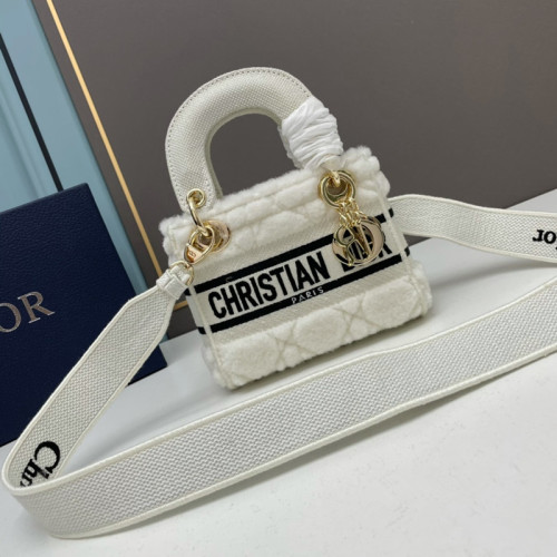 Dior White Embroidery Book Tote Bag Classic Handbag Size: 17*15*7cm