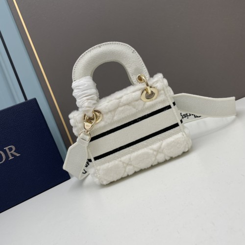 Dior White Embroidery Book Tote Bag Classic Handbag Size: 17*15*7cm