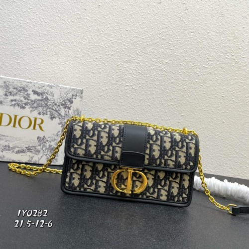 Dior Classic Small 30 Montaigne 1Y0282 Bag Messenger Bag Size: 21.5x12x6CM