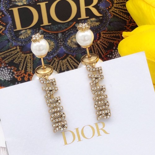 Dior Classic Fashion New Letters Pearl Earrings