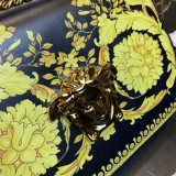 Versace New La Medusa Organ Handbag Messenger Flowers Bag Size: 25*18*6.5CM