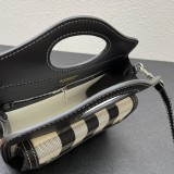 Burberry Fashion New Classic Coussin Handbag Crossbody Bag Sizes: 23x22x7cm