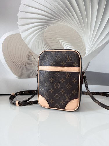 Louis Vuitton New M45266 Monogram Camera Bag Crossbody Bag Sizes:15x21x5cm