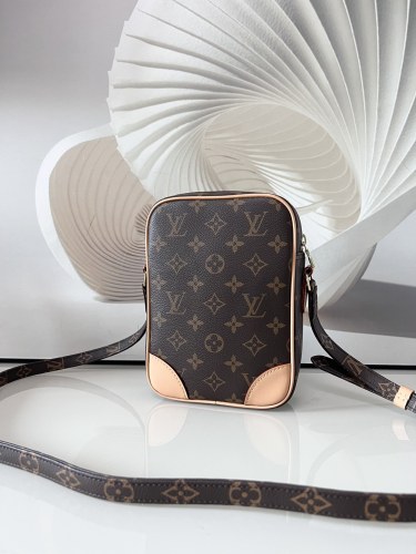 Louis Vuitton New M45266 Monogram Camera Bag Crossbody Bag Sizes:15x21x5cm