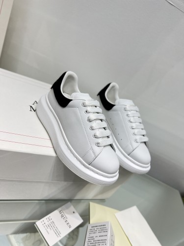 Alexander McQueen Kids Fashion White Black Tailed Sneakers Classic Boys Girls Casual Shoes