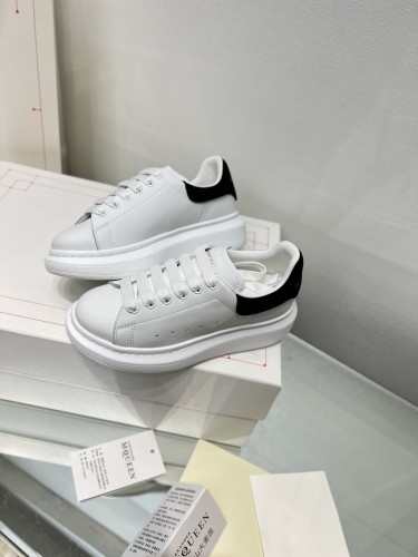 Alexander McQueen Kids Fashion White Black Tailed Sneakers Classic Boys Girls Casual Shoes