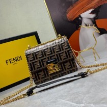 Fendi Fashion Calfskin Handbag Retro Relief Design Logo Messenger Bag Sizes:19x13x9CM