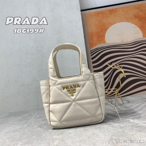 Prada Rhombus Basket Bag Handbag Mini Sheepskin Bag Sizes: 18*16*10CM