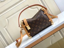 Louis Vuitton M4635 Classic Petite Malle Side Trunk Handbag Monogram Embossed Leather Handbag Sizes: 21*14*6CM