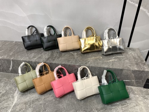 Bottega Veneta Classics Woven Tote Bag Fashion Handbag Sizes: 20*14*8CM