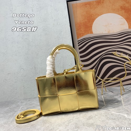 Bottega Veneta Classics Woven Tote Bag Fashion Handbag Sizes: 20*14*8CM