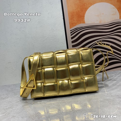 Bottega Veneta Padded Cassette Woven Square Bag Fashion Chain Pillow Bag Handbag Sizes: 26*18*8CM
