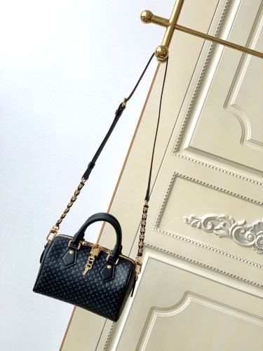 Louis Vuitton M22595 Fashion Speedy Bandoulière Embossing Handbag Flower Chain Pillow Bag Sizes:20.5*13.5*12CM