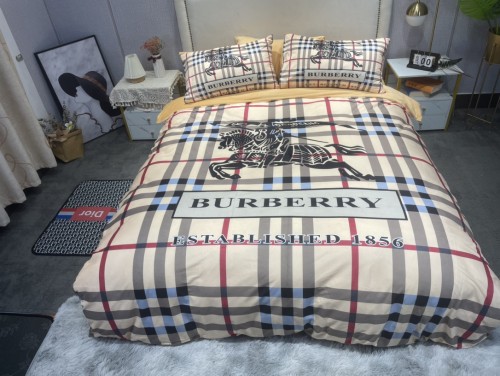 Burberry Digital Print Beding Set Double-Sided Thickening Baby Fleece Four-Piece Set Quilt Cover:200*230 Bed Sheet 245*250 Pillowcase 48*74*2