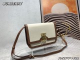 Burberry Fashion Classic Leather Messenger Package Size：21*7*14CM