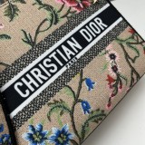 Dior New Fashion Embroidery Logo Book Tote Size：24*20*11CM