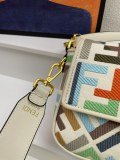 Fendi Spring New Color F Embroidery Stick Bag Size：26*15*6 CM