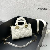 Dior Lady D-Joy Mini Handbag Detachable Shoulder Strap Crossbody Bag Size：17*12*7 CM