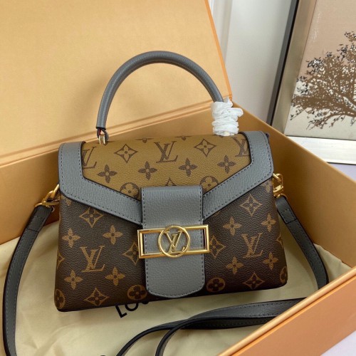 Louis Vuitton Fashion Cowhide Handbag Crossbody Bag Size: 24*15*10 CM