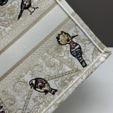 Di0r Classic Vintage Embroidery Book Tote