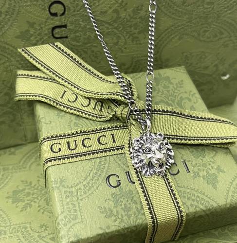 Gucci Fashion Lion Head Pendant Necklace