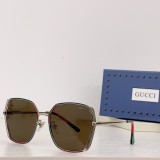 Gucci GG8220 Fashion Sunglasses Size 57-19-145