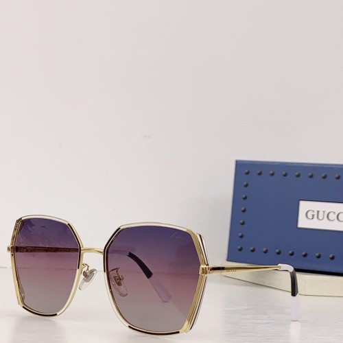 Gucci GG8220 Fashion Sunglasses Size 57-19-145